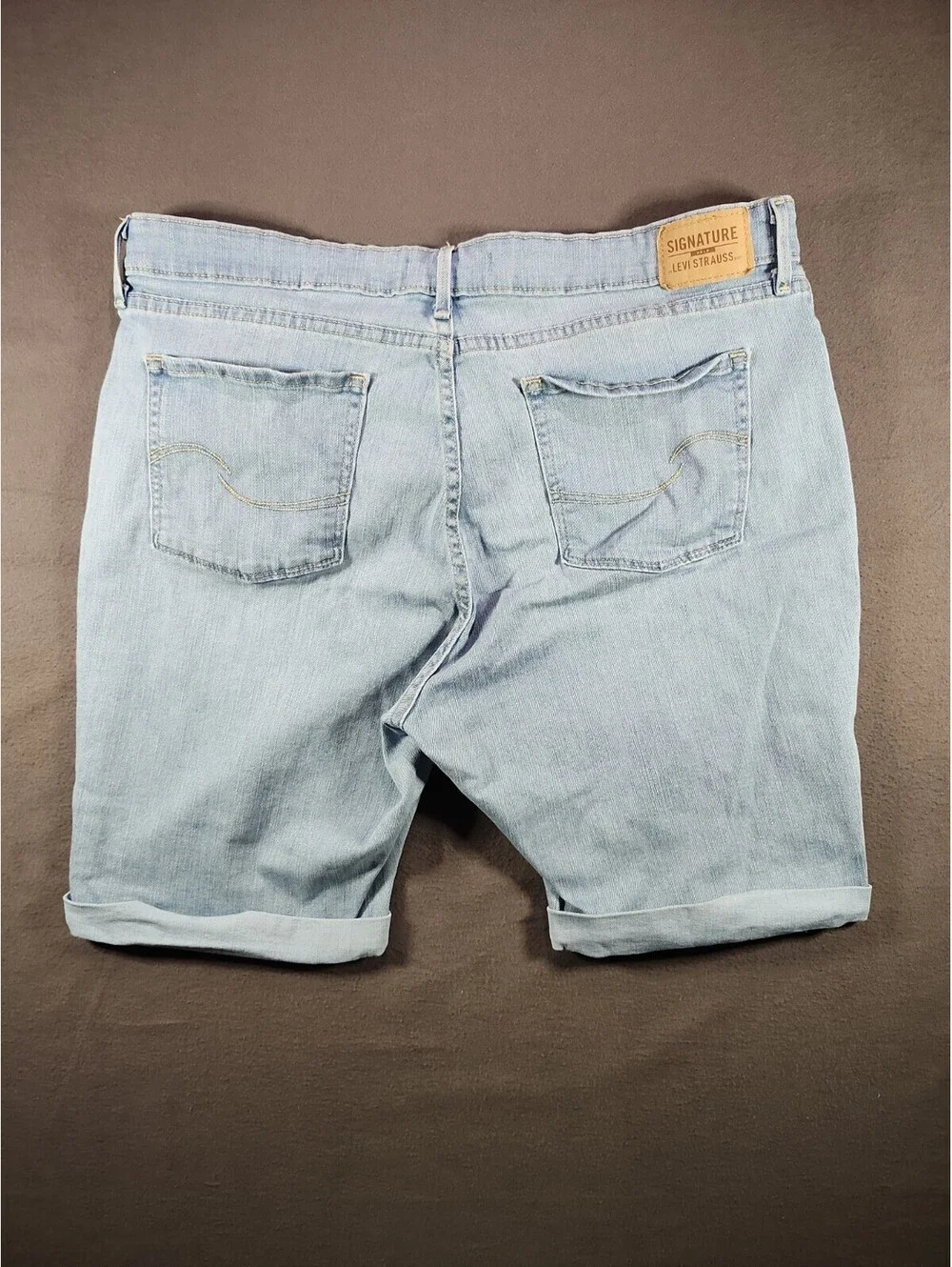 Levi Straus Signature Womens Bermuda Shorts Size 18 - 34W Light Wash Summer 0197